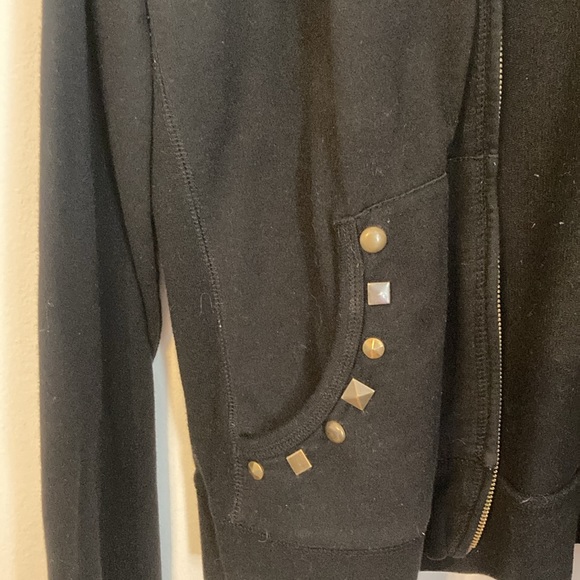 Black full zip sweatshirt M with bronze color metal detail on hood and pockets - Picture 2 of 5